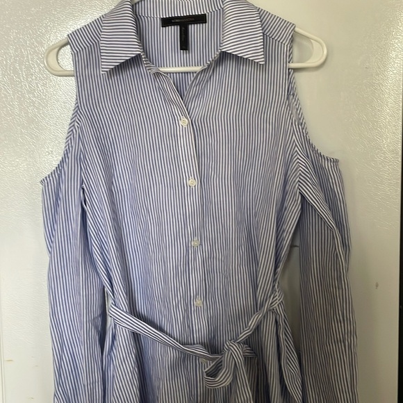 BCBGMaxAzria XS Cotton Blue Striped Cold Shoulder Dress - Picture 3 of 6